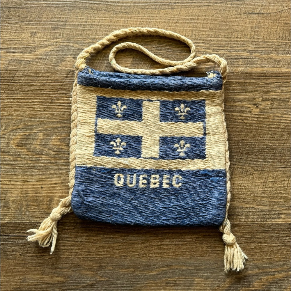 Vintage knit Quebec bag